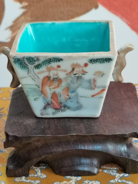 古玩陶瓷粉彩人物故事紋四方斗杯拍賣(mài)，當(dāng)前價(jià)格13800元