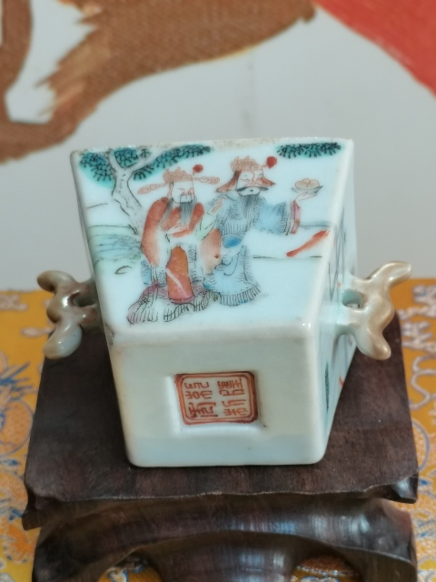 古玩陶瓷粉彩人物故事紋四方斗杯拍賣(mài)，當(dāng)前價(jià)格13800元