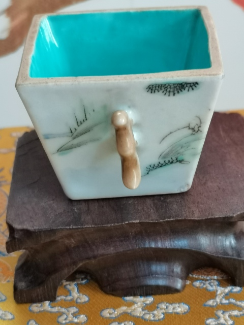 古玩陶瓷粉彩人物故事紋四方斗杯拍賣(mài)，當(dāng)前價(jià)格13800元