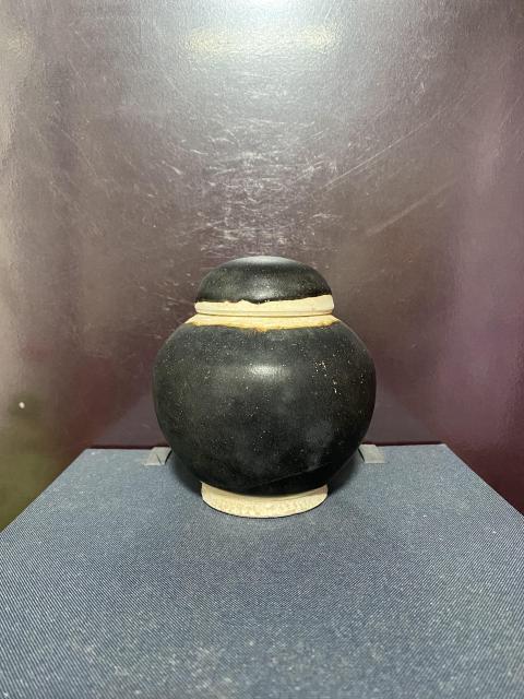 古玩陶瓷宋代黑釉蓋罐拍賣,當(dāng)前價(jià)格9800元