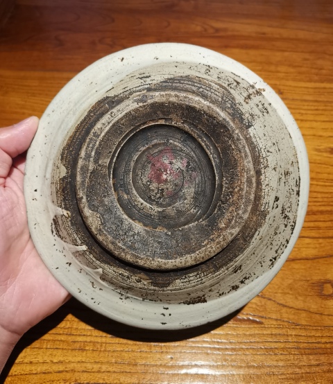 古玩陶瓷明白地黑花折沿盤拍賣,當前價格688元