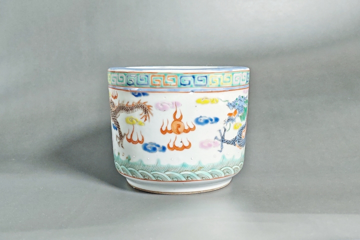 古玩陶瓷清末民初·粉彩雙龍戲珠筒式爐拍賣，當前價格5000元