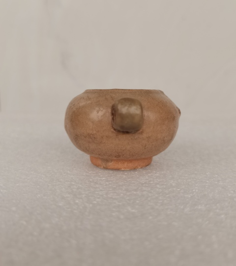 古玩陶瓷明龍泉窯鳥食罐拍賣,當前價格0元