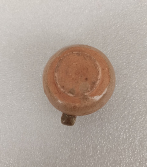 古玩陶瓷明龍泉窯鳥食罐拍賣,當前價格0元