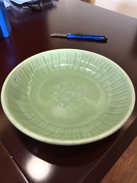 古玩陶瓷龍泉青瓷刻花盤拍賣,當前價格15800元