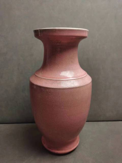 古玩陶瓷紅哥釉盤口瓶拍賣，當(dāng)前價(jià)格1300元