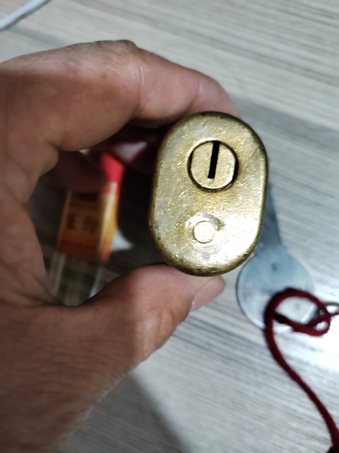 古玩雜項美國鎖拍賣,當前價格199元