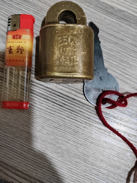 古玩雜項美國鎖拍賣,當前價格199元