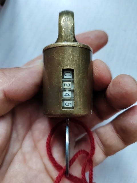 古玩雜項美國鎖拍賣,當前價格199元