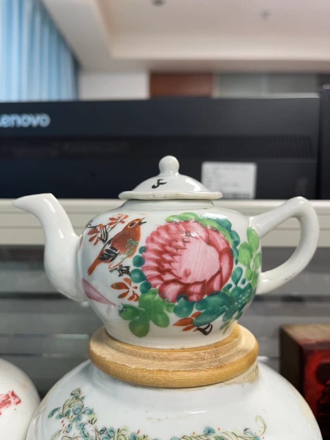 古玩陶瓷清末民初花鳥紋淺絳彩執(zhí)壺拍賣,當前價格788元