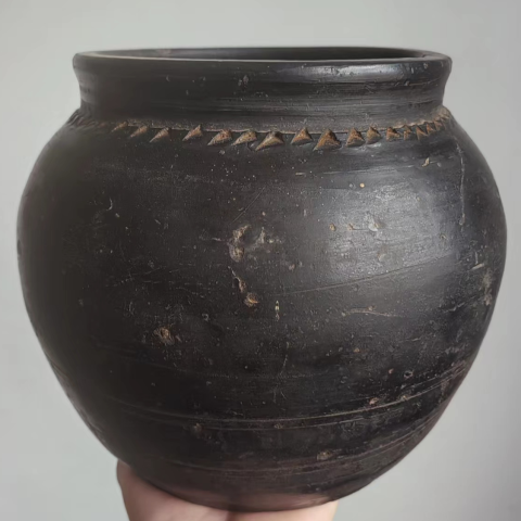 古玩陶瓷黑陶刻幾何紋罐拍賣，當前價格777元