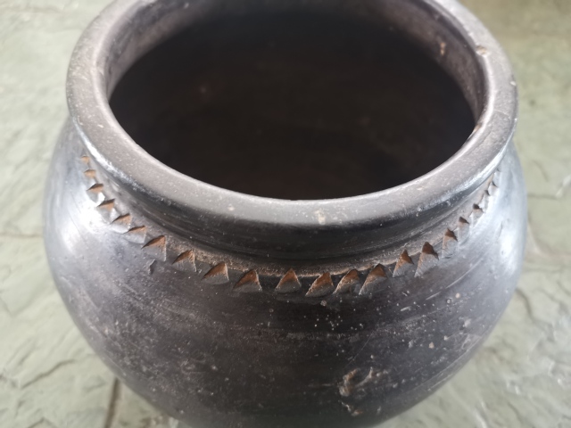 古玩陶瓷黑陶刻幾何紋罐拍賣，當前價格777元