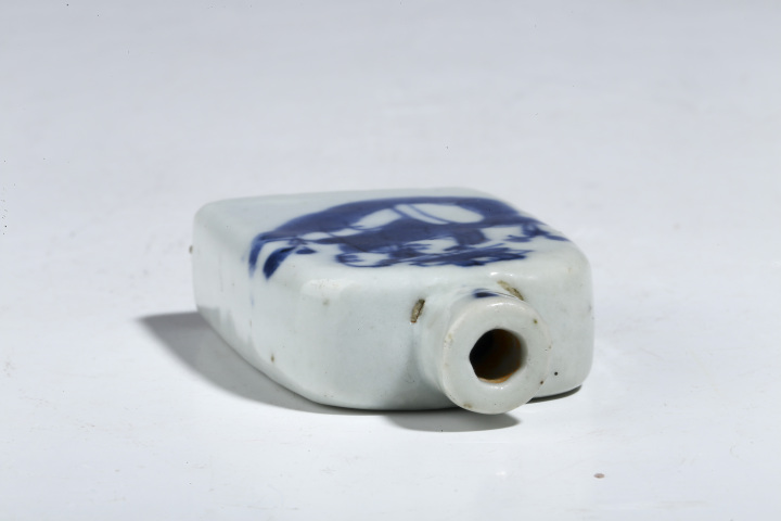 古玩陶瓷晚清·青花合和二仙人物紋鼻煙壺拍賣，當(dāng)前價格1800元