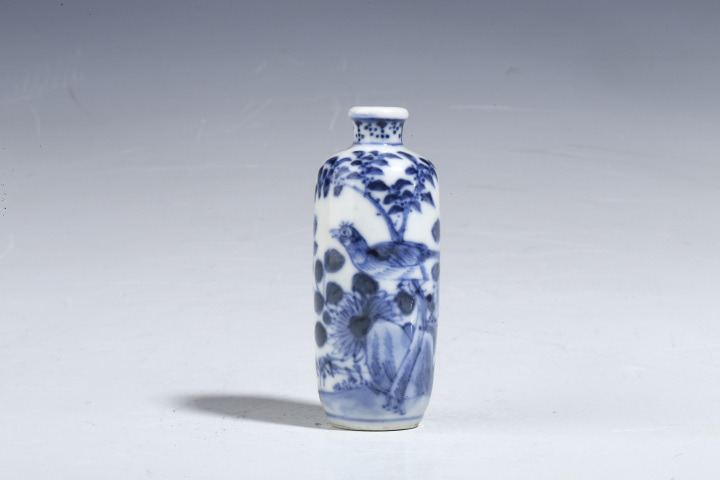 域鉴古玩】清代青花花鸟纹鼻烟壶拍卖价格/图片/值多少钱