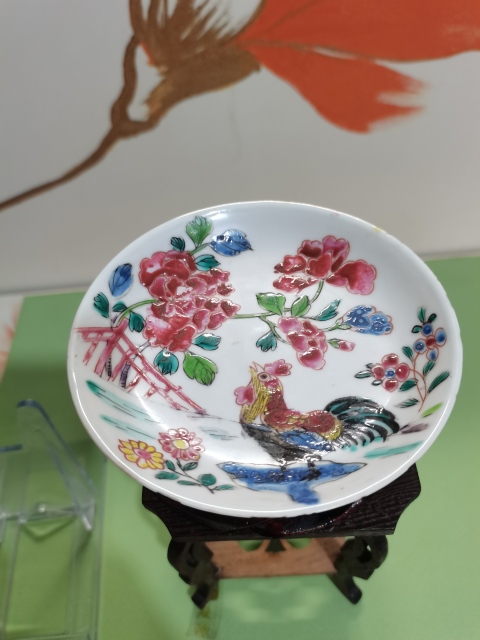 域鉴古玩】粉彩轧道瓷器为何堪称瓷器界的奇葩艺术作品