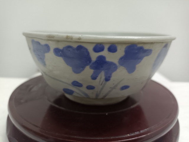 古玩陶瓷青花花卉紋唇口碗拍賣,當(dāng)前價格180元