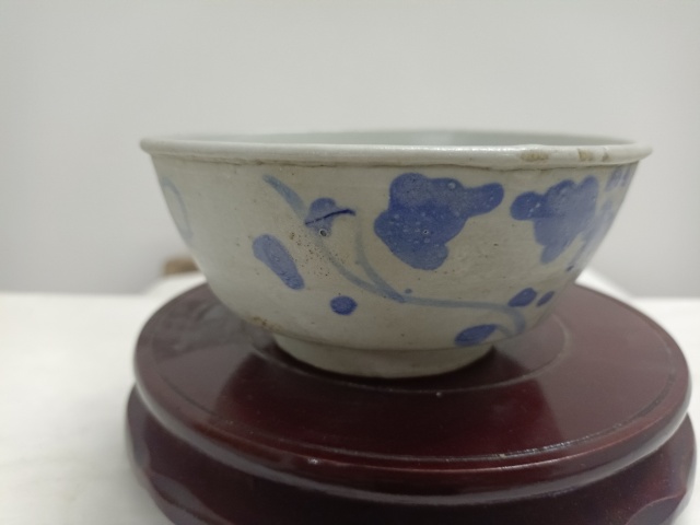 古玩陶瓷青花花卉紋唇口碗拍賣,當(dāng)前價格180元