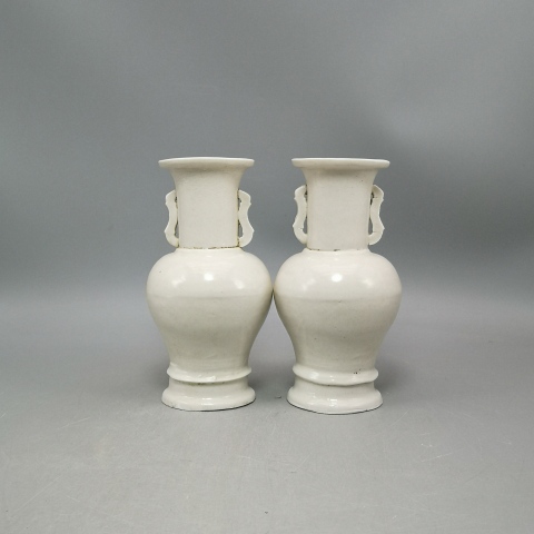 古玩陶瓷清代.白釉雙耳瓶一對拍賣，當前價格3980元