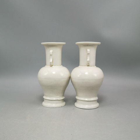 古玩陶瓷清代.白釉雙耳瓶一對拍賣，當前價格3980元