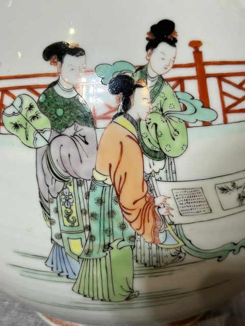 古玩陶瓷五彩人物故事紋膽瓶拍賣，當(dāng)前價(jià)格15888元