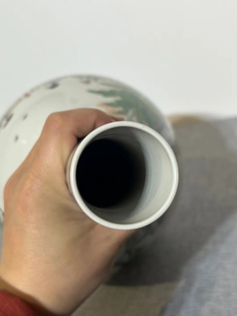 古玩陶瓷五彩人物故事紋膽瓶拍賣，當(dāng)前價(jià)格15888元