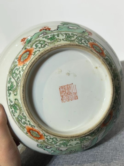 古玩陶瓷五彩人物故事紋膽瓶拍賣，當(dāng)前價(jià)格15888元