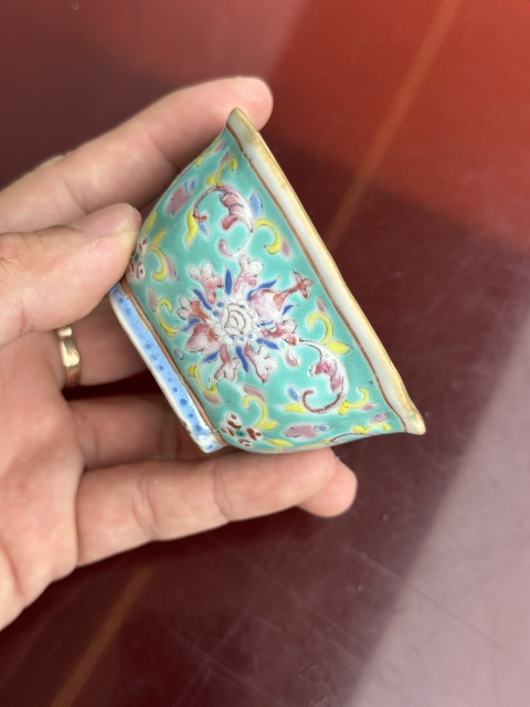 古玩陶瓷松石綠粉彩花卉紋四方倭角杯拍賣,當(dāng)前價(jià)格4500元