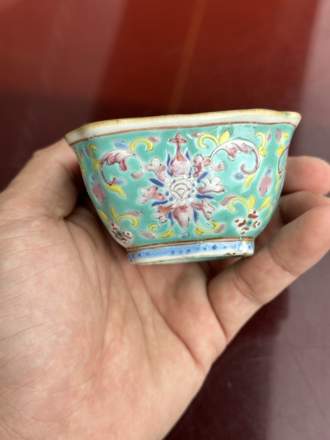 古玩陶瓷松石綠粉彩花卉紋四方倭角杯拍賣,當(dāng)前價(jià)格4500元