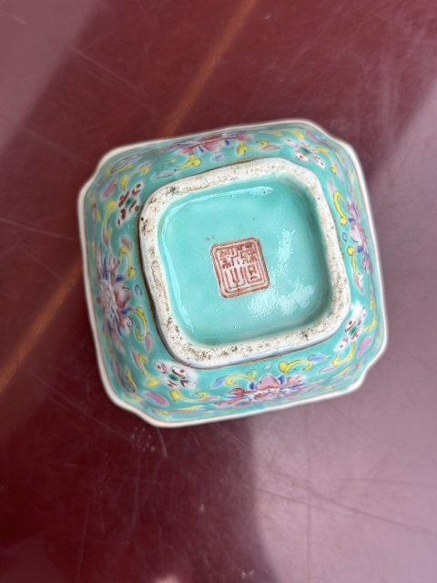 古玩陶瓷松石綠粉彩花卉紋四方倭角杯拍賣,當(dāng)前價(jià)格4500元