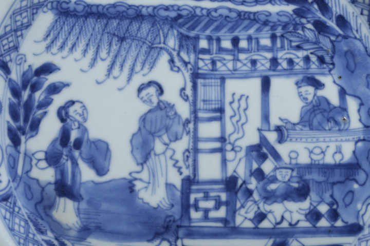 古玩陶瓷清康熙·青花西廂記之鶯鶯聽琴圖折沿盤拍賣，當前價格8000元