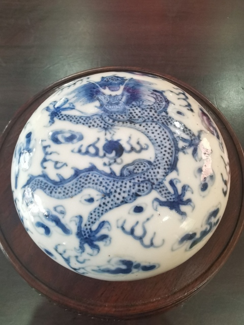 古玩陶瓷青花趕珠龍紋印盒拍賣，當(dāng)前價(jià)格5500元