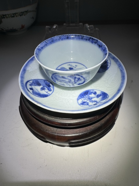 古玩陶瓷青花山水人物刻花杯碟拍賣，當前價格11800元