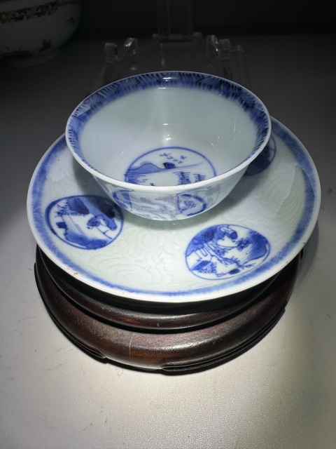 古玩陶瓷青花山水人物刻花杯碟拍賣，當前價格11800元