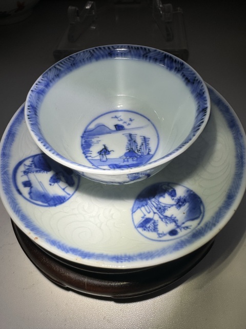 古玩陶瓷青花山水人物刻花杯碟拍賣，當前價格11800元