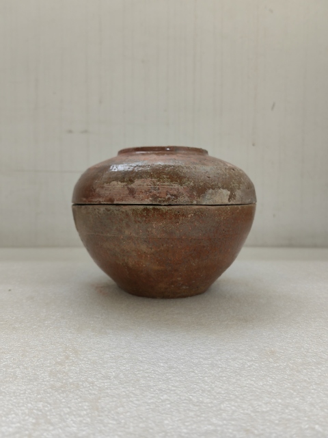 古玩陶瓷黃綠釉蓋盒拍賣，當(dāng)前價(jià)格850元