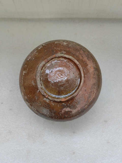 古玩陶瓷黃綠釉蓋盒拍賣，當(dāng)前價(jià)格850元