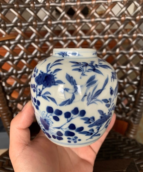 古玩陶瓷清晚期青花花鳥(niǎo)紋罐拍賣(mài),當(dāng)前價(jià)格2200元