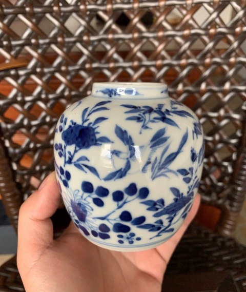 古玩陶瓷清晚期青花花鳥(niǎo)紋罐拍賣(mài),當(dāng)前價(jià)格2200元