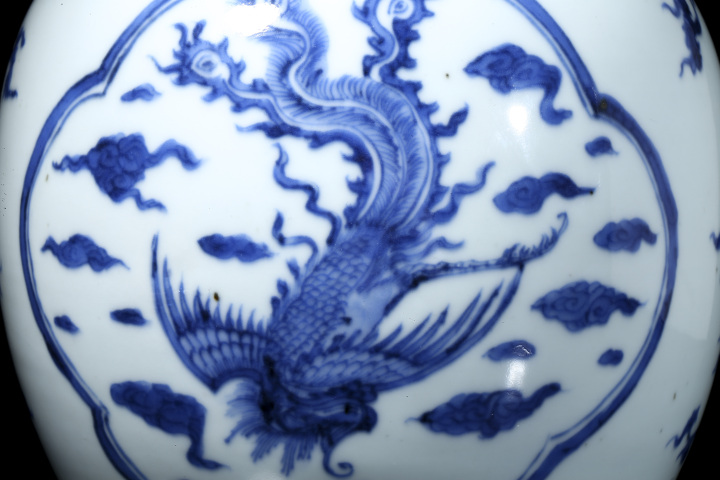 古玩陶瓷清康熙·青花龍鳳呈祥紋罐拍賣,當前價格4396元