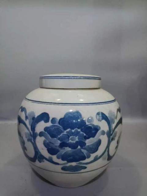 花卉紋青花蓋罐拍賣，當(dāng)前價(jià)格0元