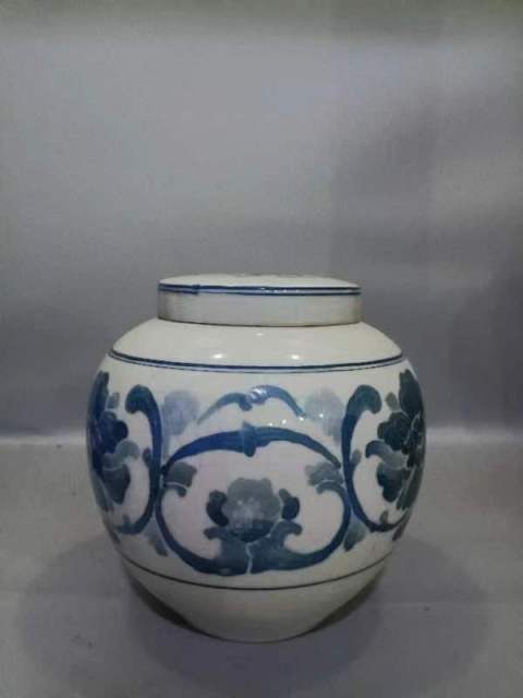 古玩陶瓷花卉紋青花蓋罐拍賣，當前價格188元