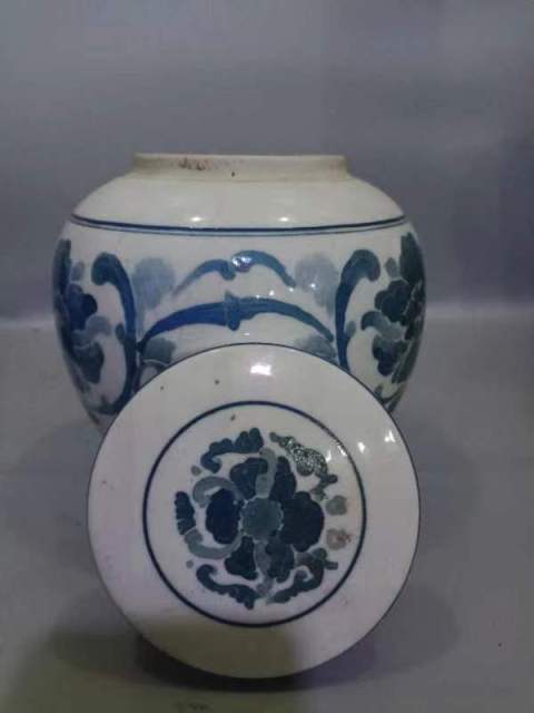 古玩陶瓷花卉紋青花蓋罐拍賣，當前價格188元