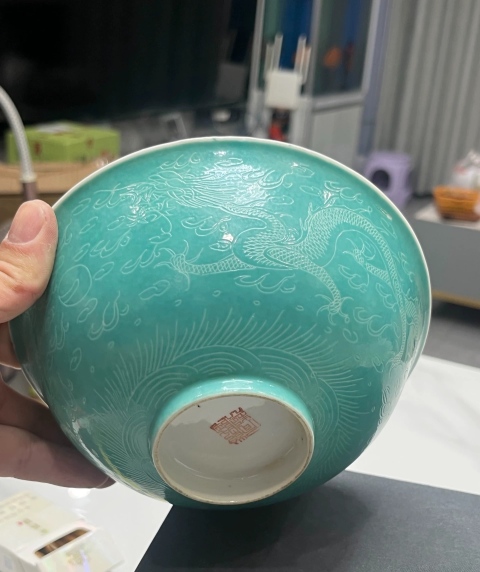 古玩陶瓷松石綠釉軋道雙龍戲珠紋大碗一對拍賣，當前價格3600元