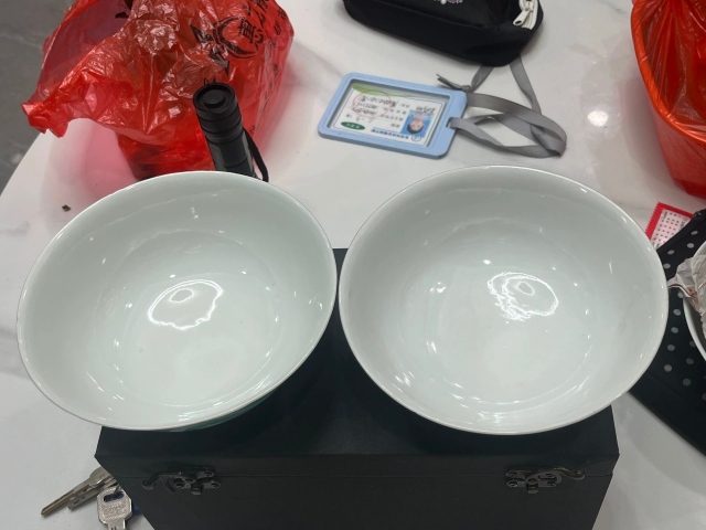 古玩陶瓷松石綠釉軋道雙龍戲珠紋大碗一對拍賣，當前價格3600元