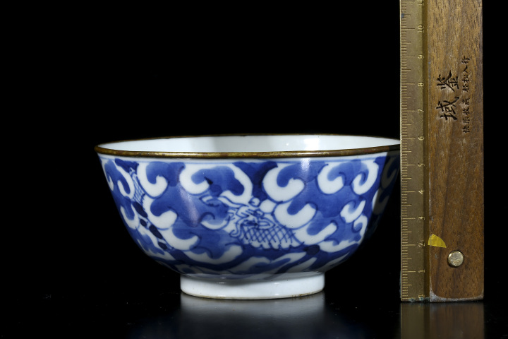 古玩陶瓷晚清·青花云龍三現(xiàn)紋碗
拍賣,當前價格0元
