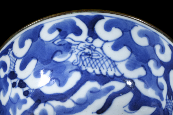 古玩陶瓷晚清·青花云龍三現(xiàn)紋碗
拍賣,當前價格0元
