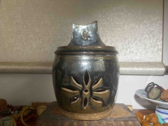 古玩陶瓷精品 磁州窯窯變黑釉鏤空花卉筷籠拍賣，當前價格580元