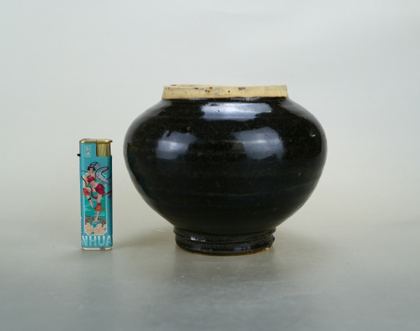 古玩陶瓷元代耀州窯黑釉茶入拍賣,當(dāng)前價(jià)格3850元