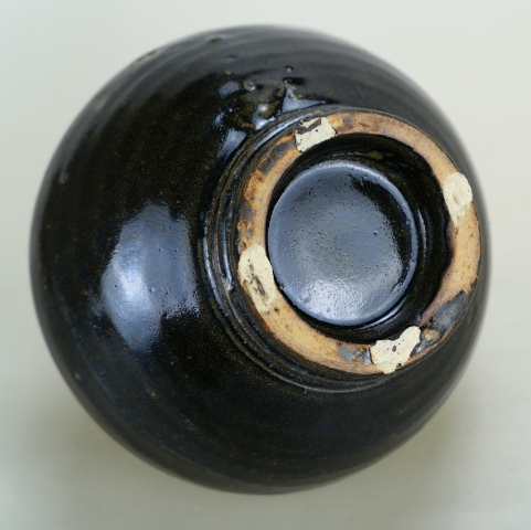 古玩陶瓷元代耀州窯黑釉茶入拍賣,當(dāng)前價(jià)格3850元