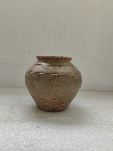 古玩陶瓷黃綠釉罐拍賣,當(dāng)前價(jià)格450元
